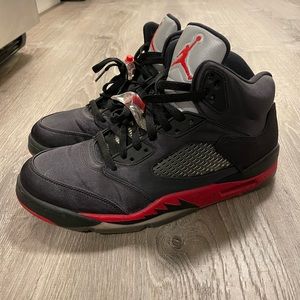 2018 Air Jordan 5 Retro 'Satin Bred'.
